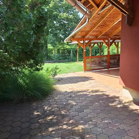 Iza Vendeghaz Holiday home Hajduszoboszlo